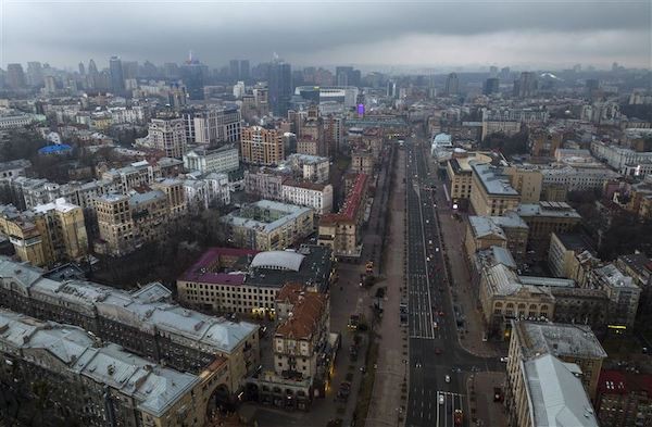 白俄羅斯南下參戰！烏克蘭遭「三面夾擊」　基輔被飛彈轟炸。圖片來源：三立新聞